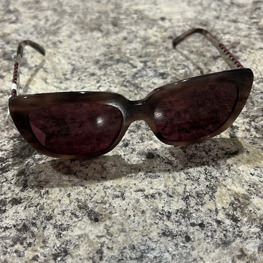 Tod’s Women’s NWT Authentic Sunglasses Shades (comes with Ray-Ban Case)